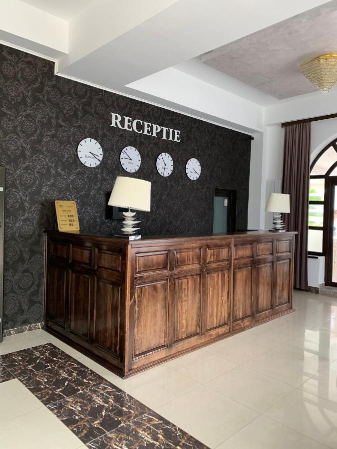 Laura Holiday Hotel Brăila Eksteriør billede