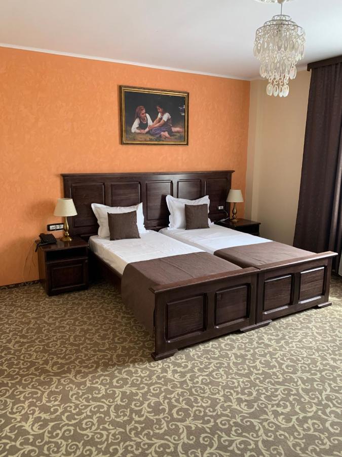 Laura Holiday Hotel Brăila Eksteriør billede