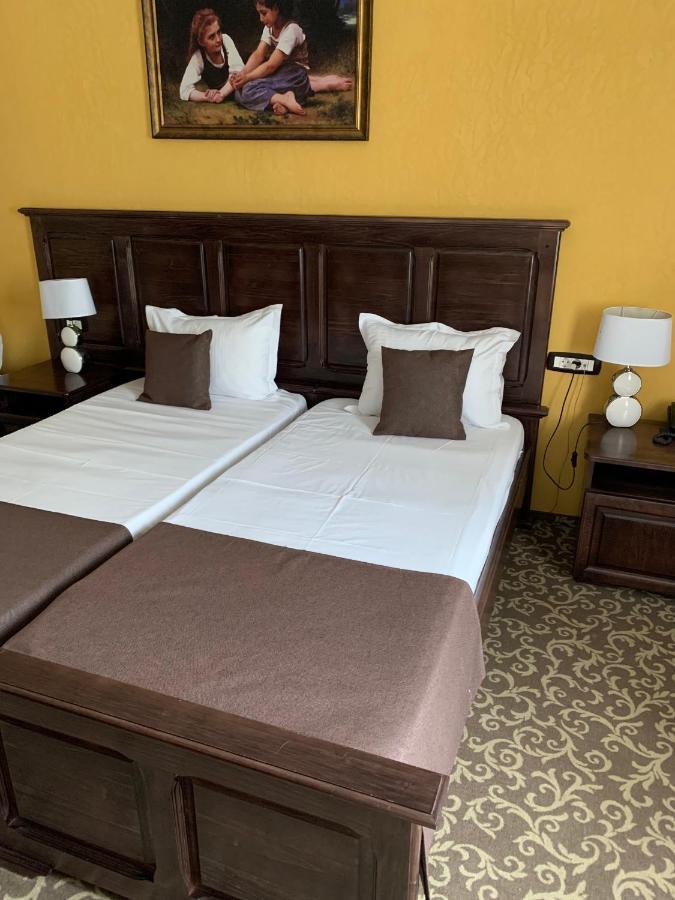 Laura Holiday Hotel Brăila Eksteriør billede