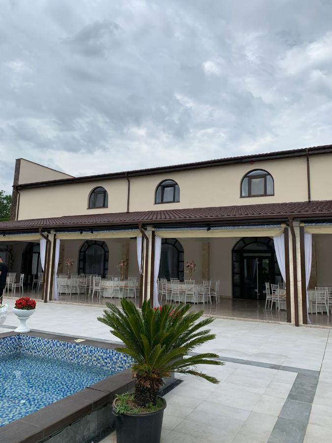 Laura Holiday Hotel Brăila Eksteriør billede