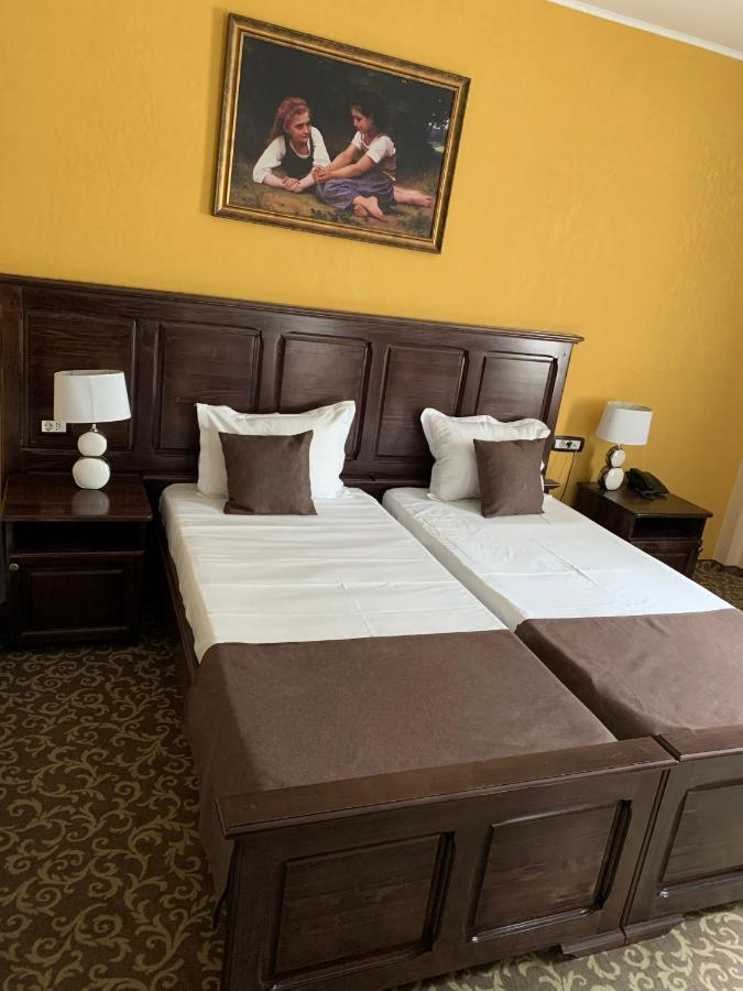Laura Holiday Hotel Brăila Eksteriør billede