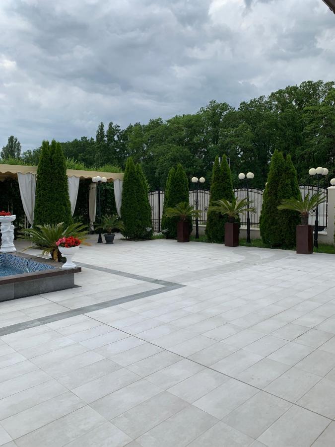 Laura Holiday Hotel Brăila Eksteriør billede