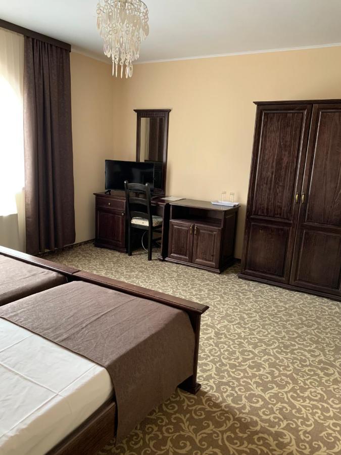 Laura Holiday Hotel Brăila Eksteriør billede