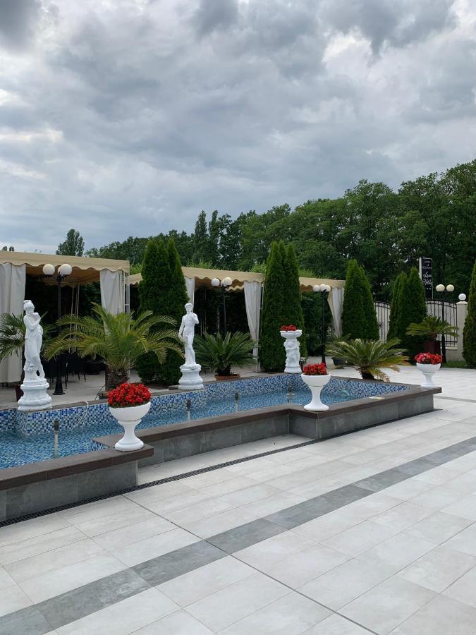 Laura Holiday Hotel Brăila Eksteriør billede